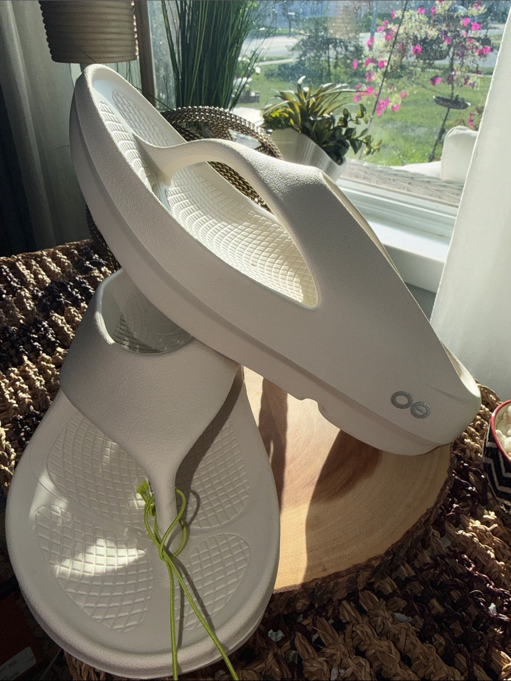 OOFOS Women's OOlala Thong Sandals in Light Taupe - Picture 2 of 6